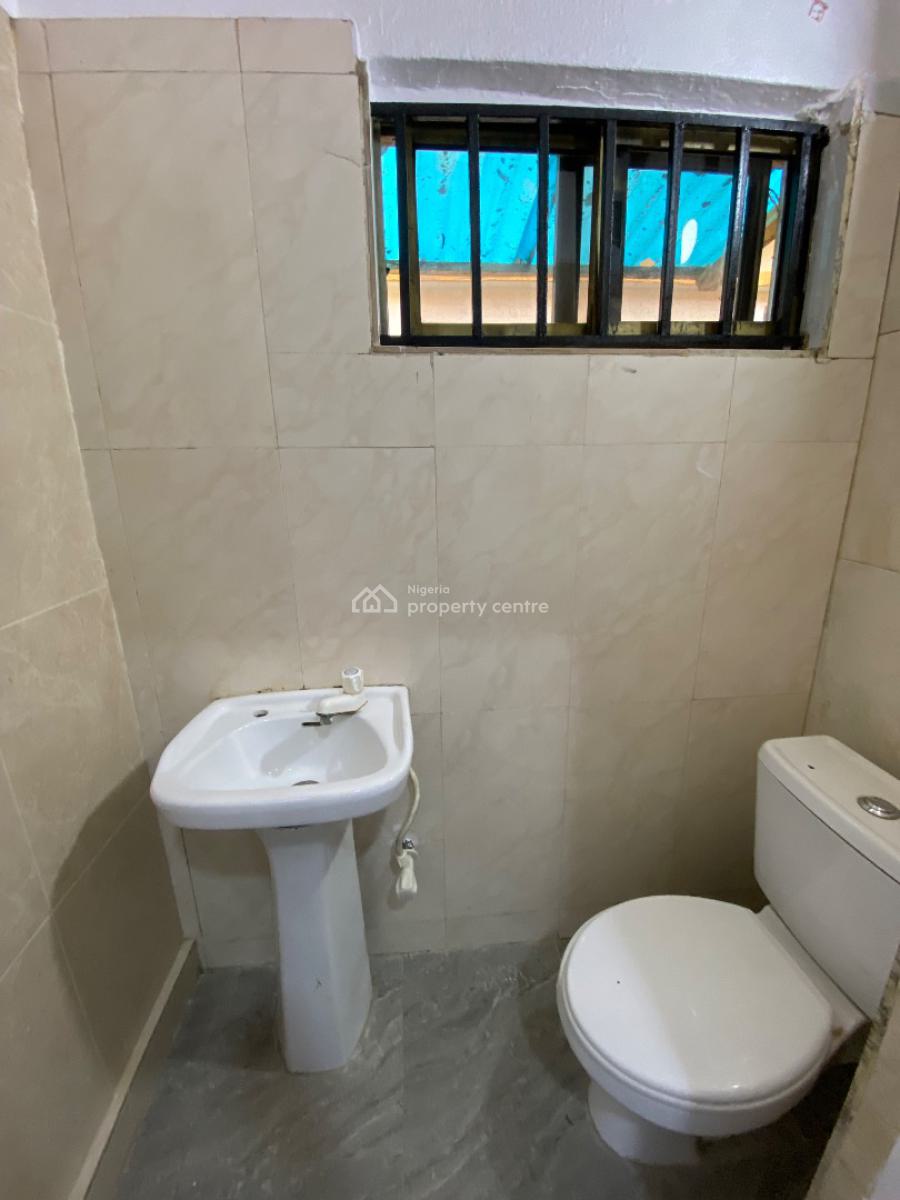Luxury Room and Parlor Two Toilet  in a Serene Environment, in a Serene Neighborhood, Lekki Phase 1, Lekki, Lagos, Mini Flat (room and Parlour) for Rent