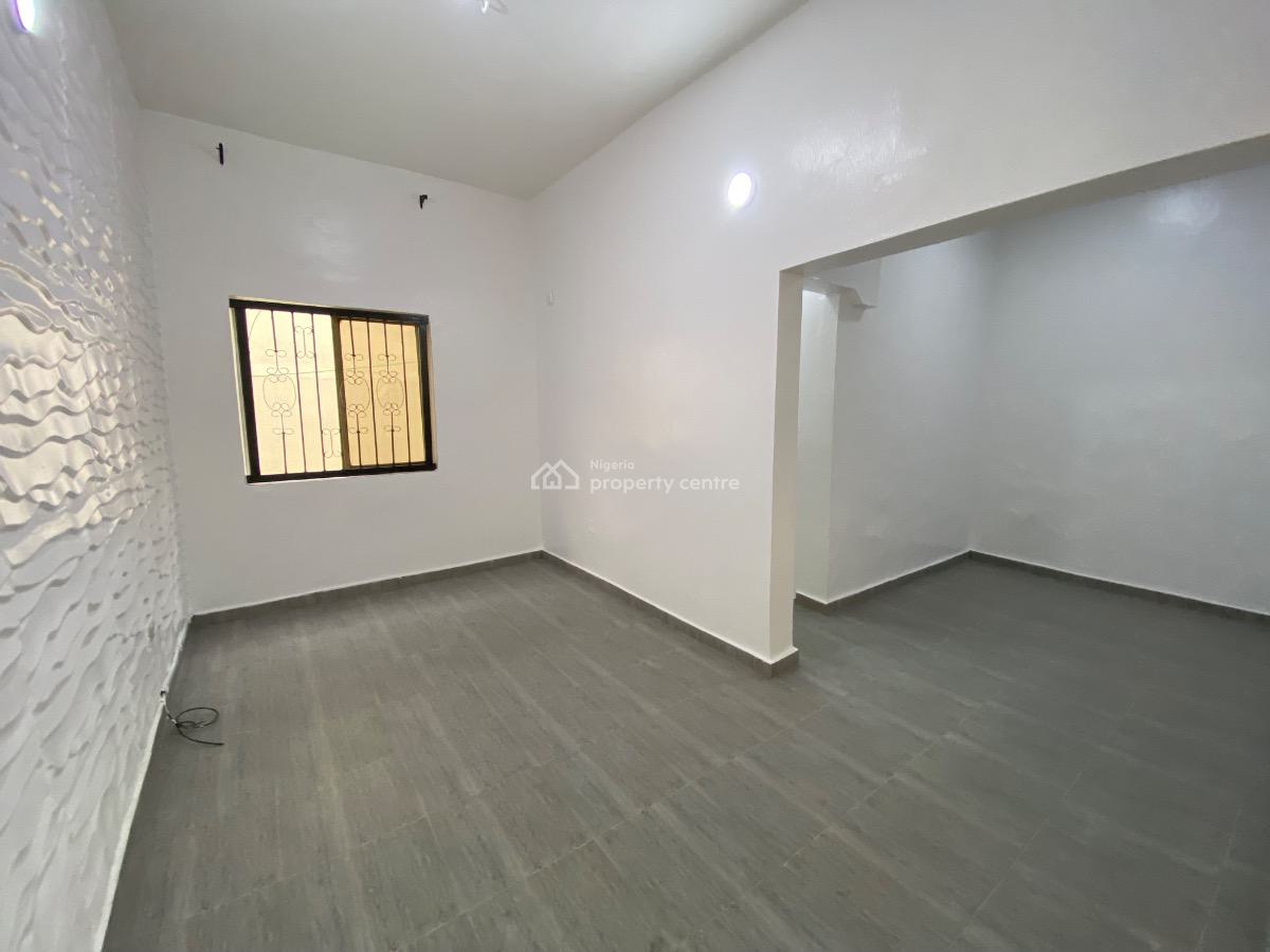 Luxury Room and Parlor Two Toilet  in a Serene Environment, in a Serene Neighborhood, Lekki Phase 1, Lekki, Lagos, Mini Flat (room and Parlour) for Rent