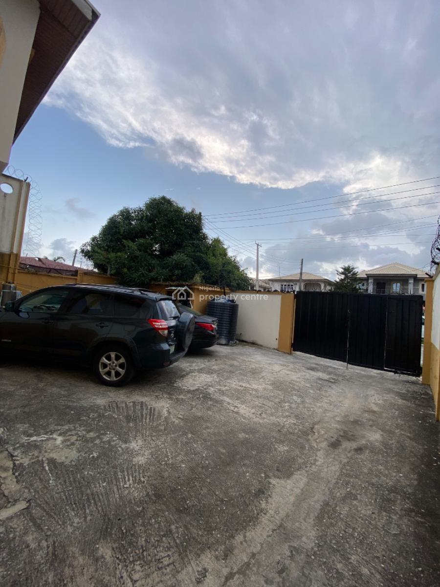 Luxury Room and Parlor Two Toilet  in a Serene Environment, in a Serene Neighborhood, Lekki Phase 1, Lekki, Lagos, Mini Flat (room and Parlour) for Rent