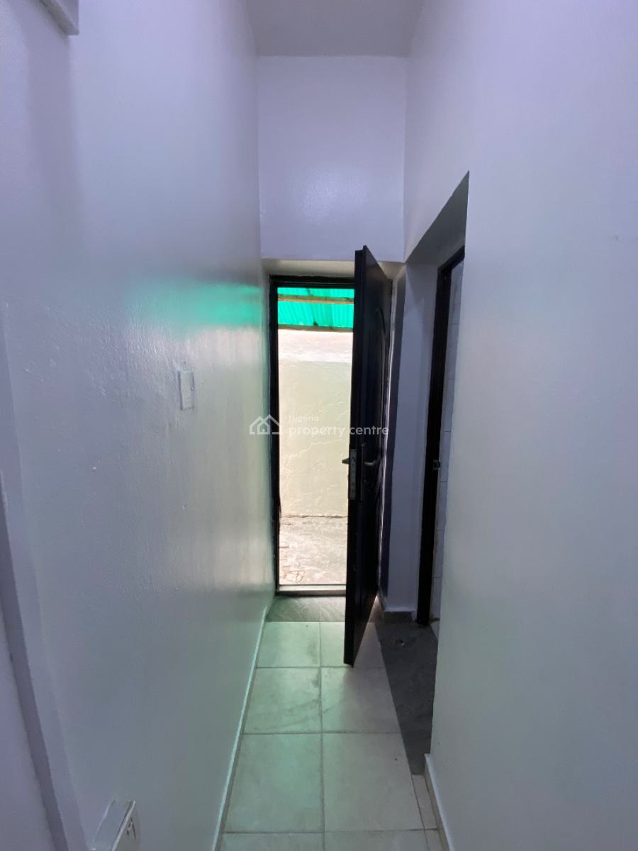 Luxury Room and Parlor Two Toilet  in a Serene Environment, in a Serene Neighborhood, Lekki Phase 1, Lekki, Lagos, Mini Flat (room and Parlour) for Rent