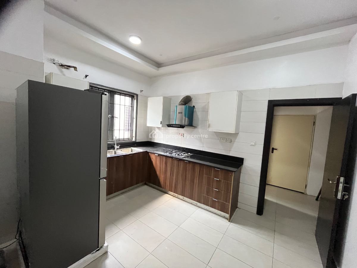 Massive 3 Bedroom Apartment with Bq, Oral Estate, Lekki, Lagos, Flat / Apartment for Rent