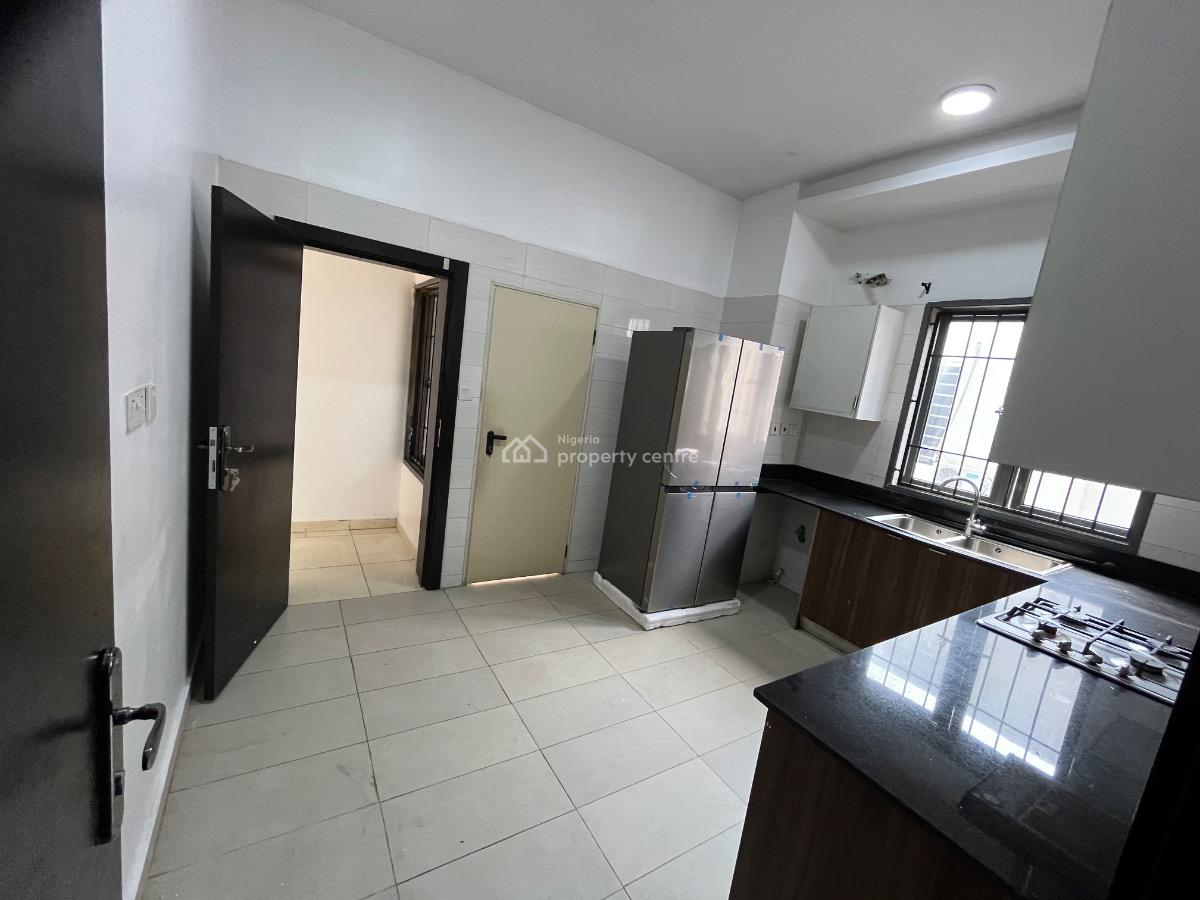 Massive 3 Bedroom Apartment with Bq, Oral Estate, Lekki, Lagos, Flat / Apartment for Rent
