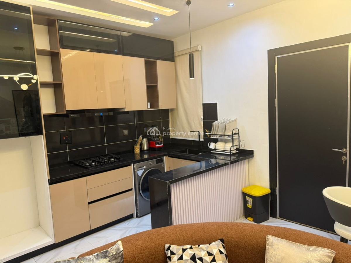 a Tasteful Furnished Apartment with All Important Amenities and 24 H, Lekki Phase 1, Lekki, Lagos, Flat / Apartment Short Let