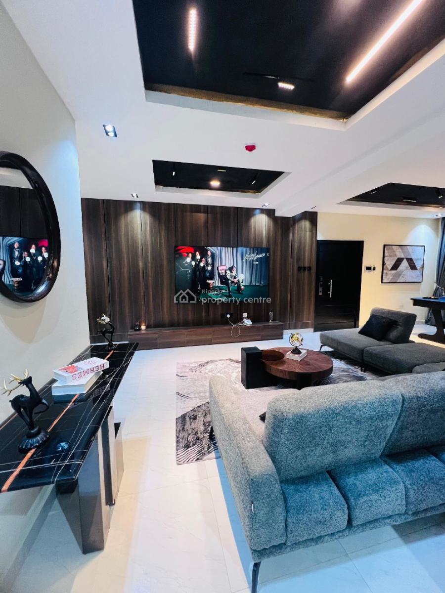 Cozy 3 Bedroom  Penthouse Apartment with an in-house Elevator, Lekki Phase 1, Lekki, Lagos, Flat / Apartment Short Let