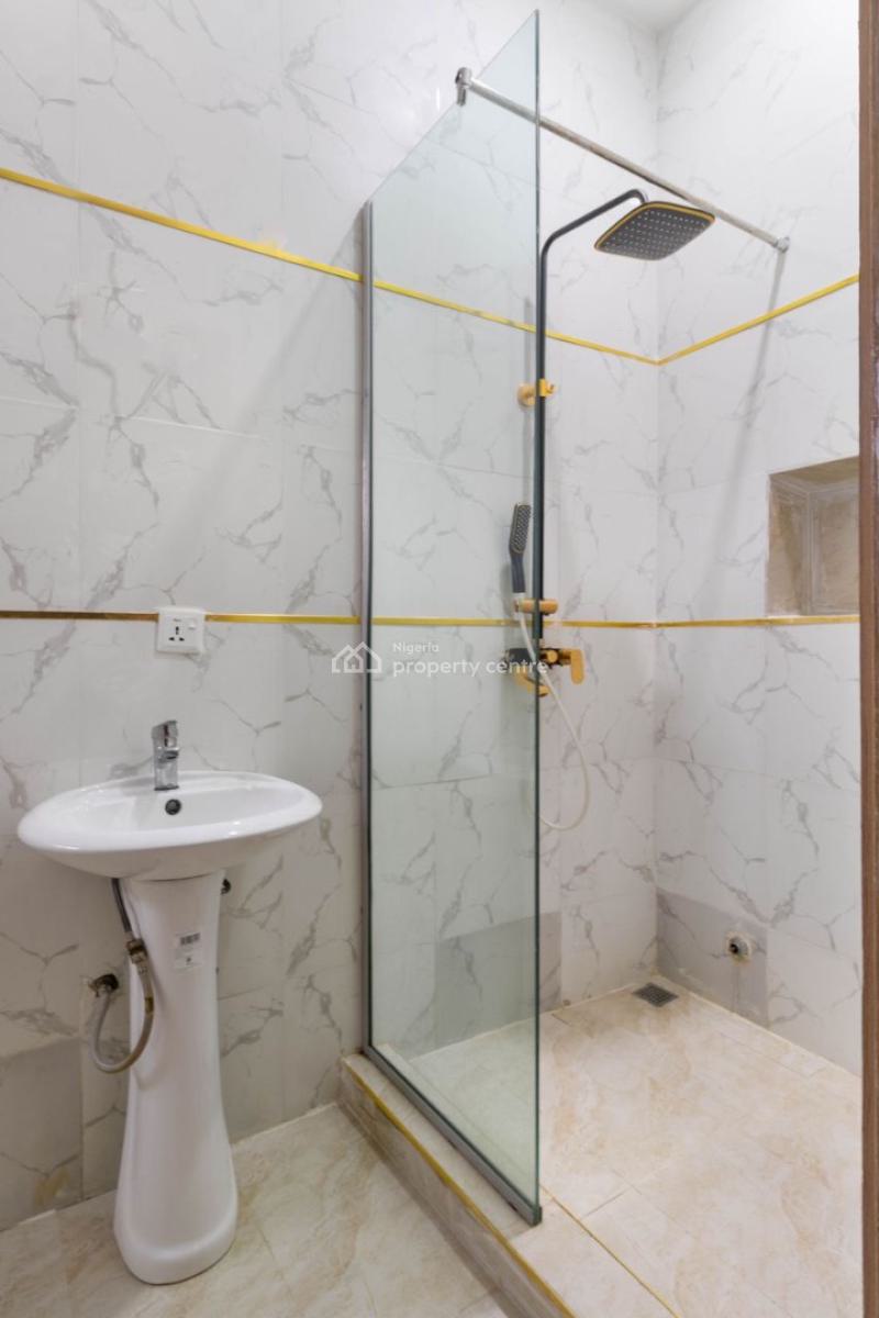 Beautiful 1 Bedroom in a Secure Estate + Ps4 & Massive Balcony, Lekki Phase 1, Lekki, Lagos, Flat / Apartment Short Let