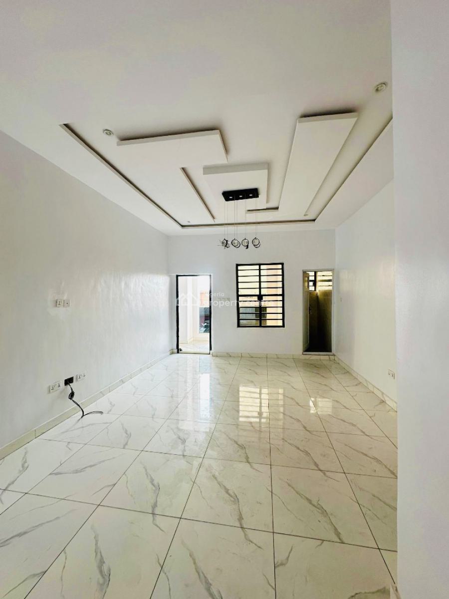 Lovely Built 3 Bedroom Apartment, Surulere, Lagos, Block of Flats for Sale