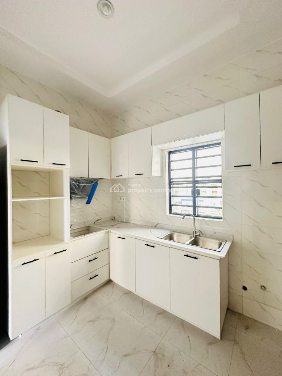 Lovely Built 3 Bedroom Apartment, Surulere, Lagos, Block of Flats for Sale