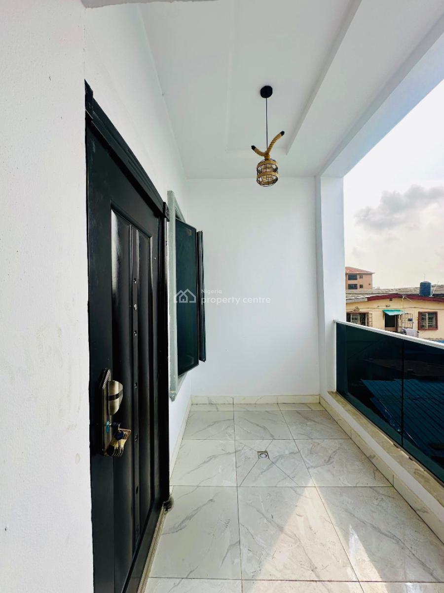 Lovely Built 3 Bedroom Apartment, Surulere, Lagos, Block of Flats for Sale