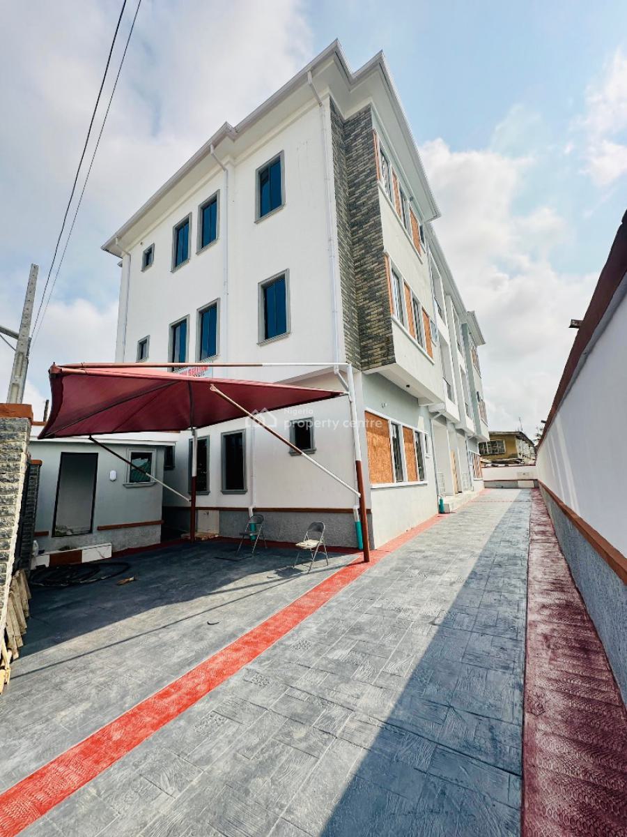 Lovely Built 3 Bedroom Apartment, Surulere, Lagos, Block of Flats for Sale