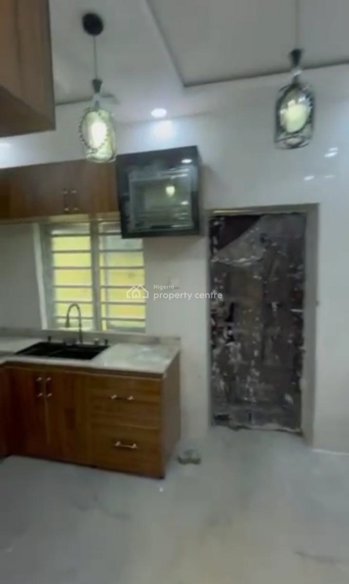 a Lovely 3bedroom Penthouse Bungalow with a Solar and Topnotch Equipme, Abraham Adesanya Estate,, Ajah, Lagos, Detached Bungalow for Sale