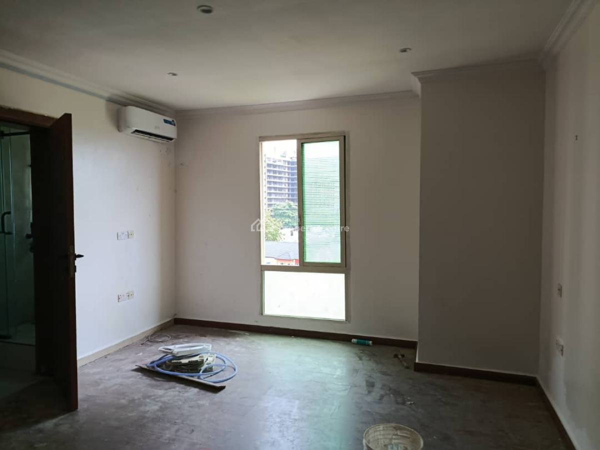 Clean 3bedroom in Ikoyi Negotiatable, Ikoyi, Lagos, Flat / Apartment for Rent