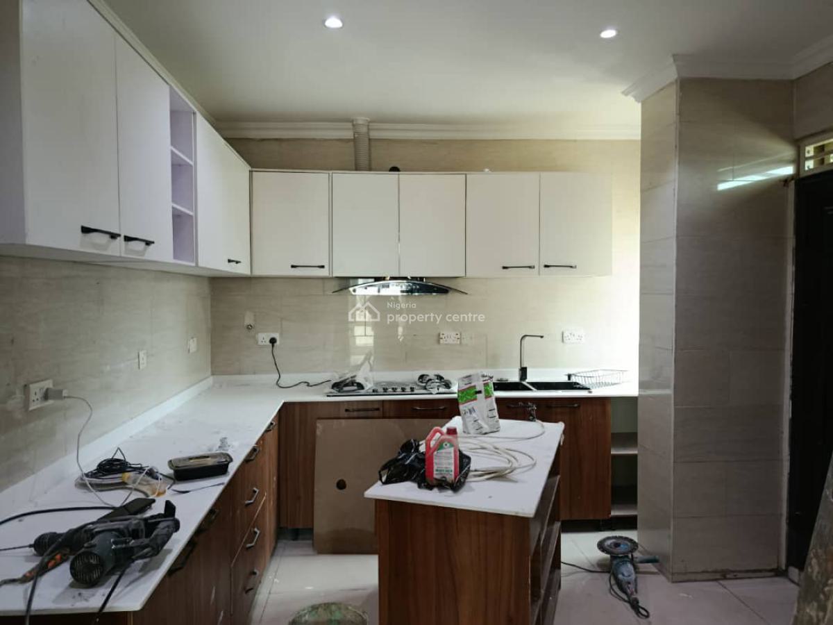 Clean 3bedroom in Ikoyi Negotiatable, Ikoyi, Lagos, Flat / Apartment for Rent