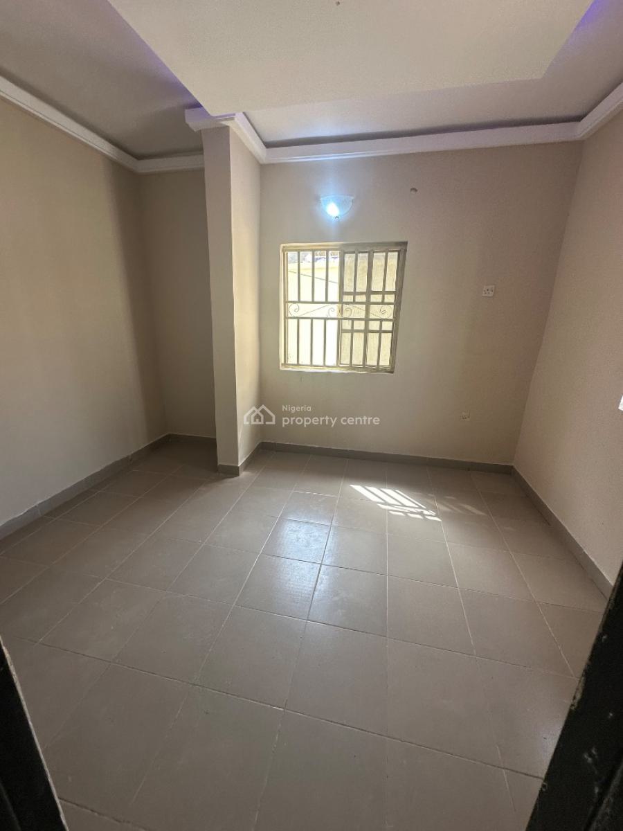 Two Bedroom Apartment in a Decent Environment, 2nd Avenue, Gwarinpa, Abuja, Flat / Apartment for Rent