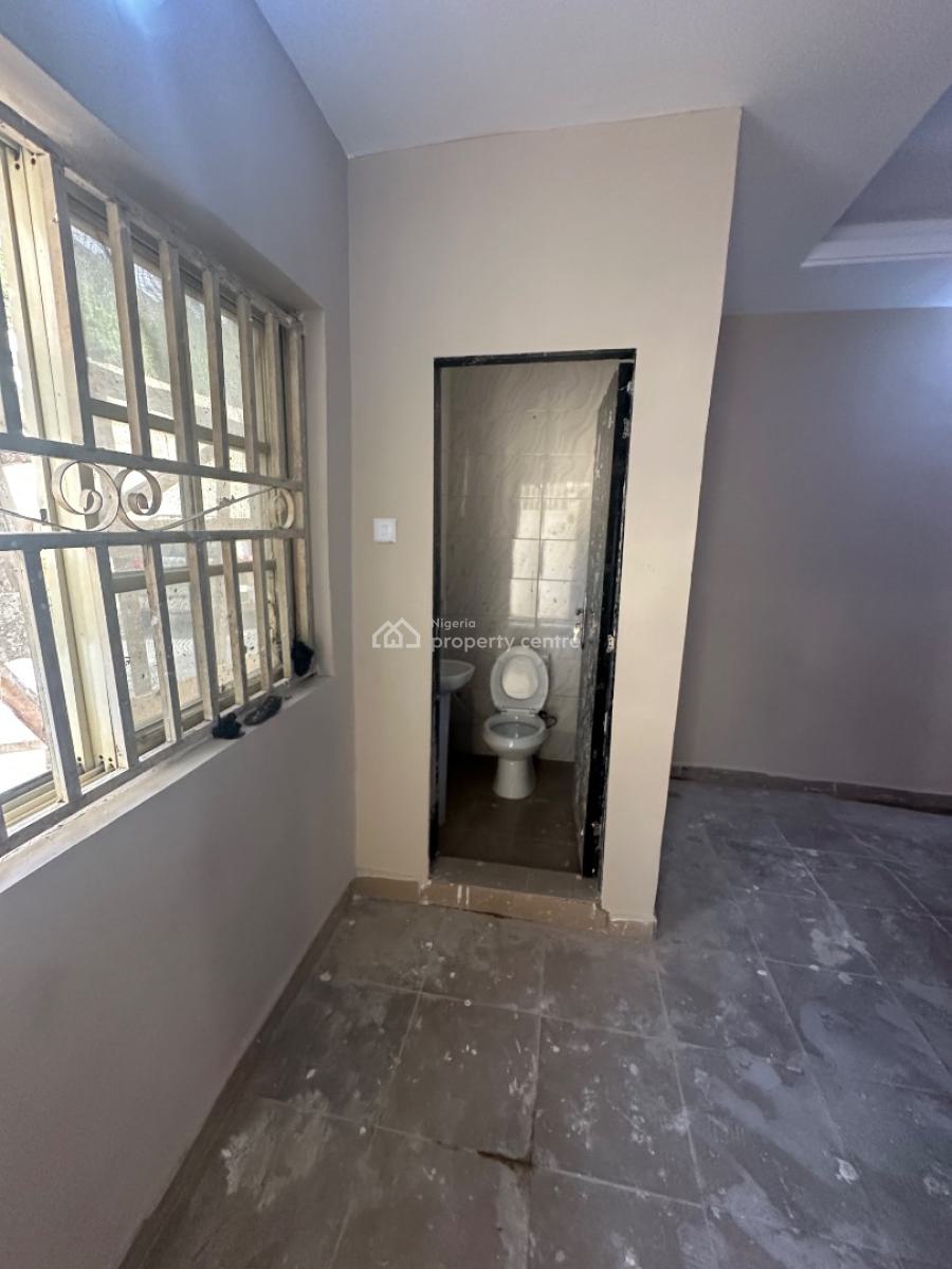 Two Bedroom Apartment in a Decent Environment, 2nd Avenue, Gwarinpa, Abuja, Flat / Apartment for Rent
