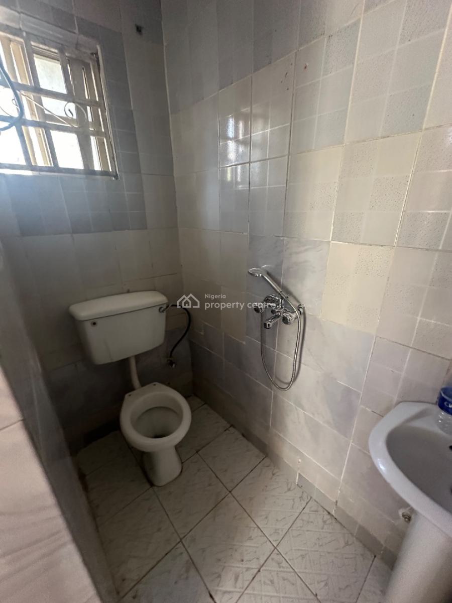 Two Bedroom Apartment in a Decent Environment, 2nd Avenue, Gwarinpa, Abuja, Flat / Apartment for Rent