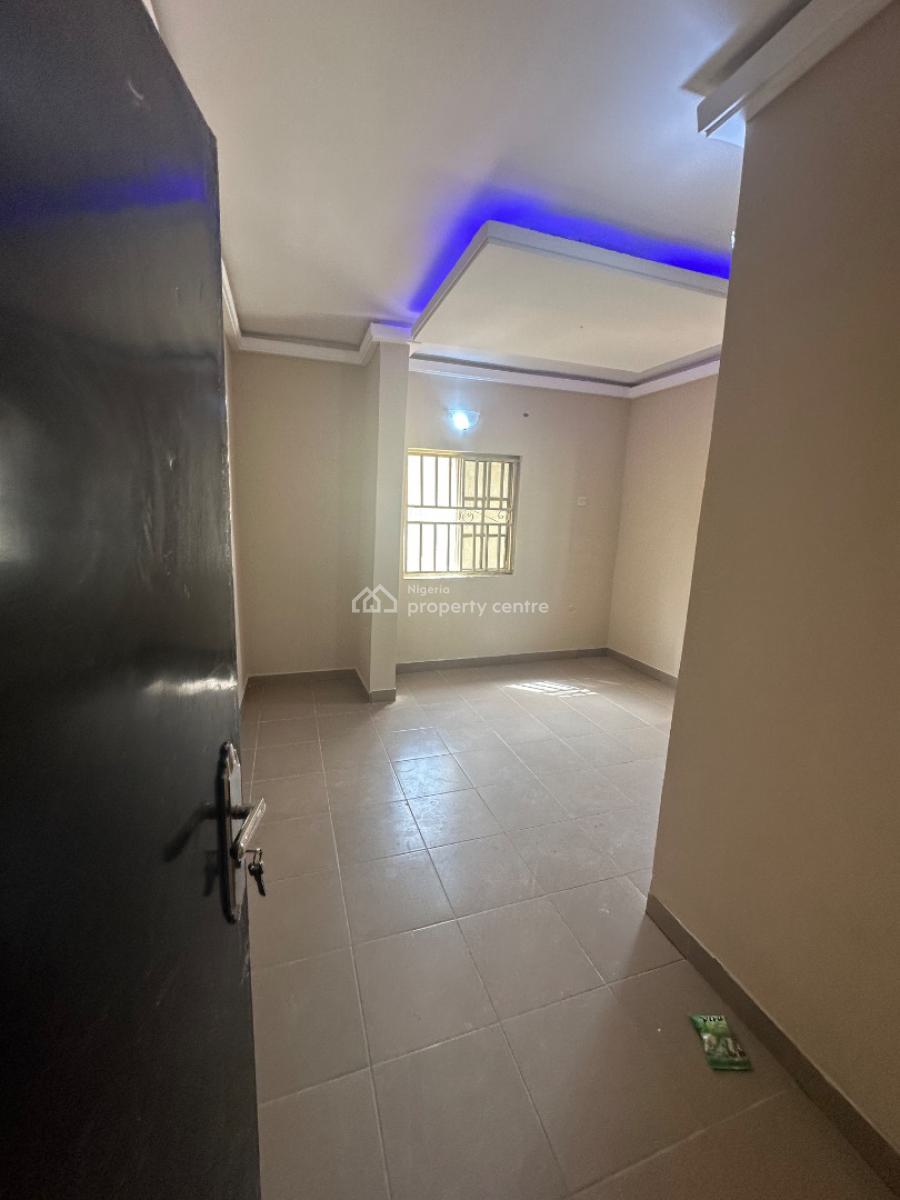 Two Bedroom Apartment in a Decent Environment, 2nd Avenue, Gwarinpa, Abuja, Flat / Apartment for Rent