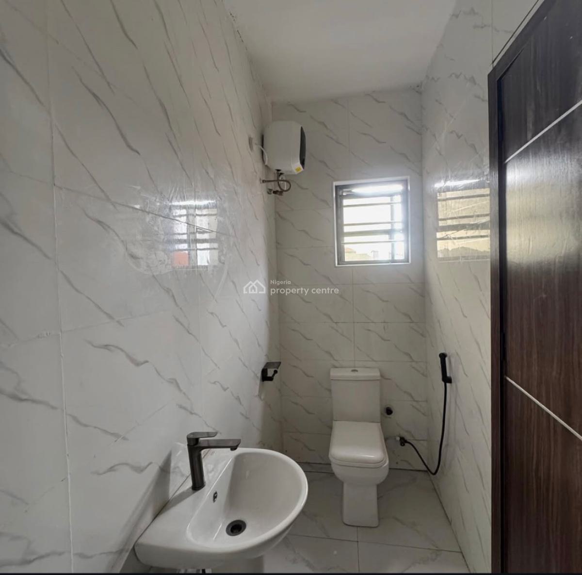 2 Bedroom Apartment, Ologolo Axis, Igbo Efon, Lekki, Lagos, Flat / Apartment for Sale