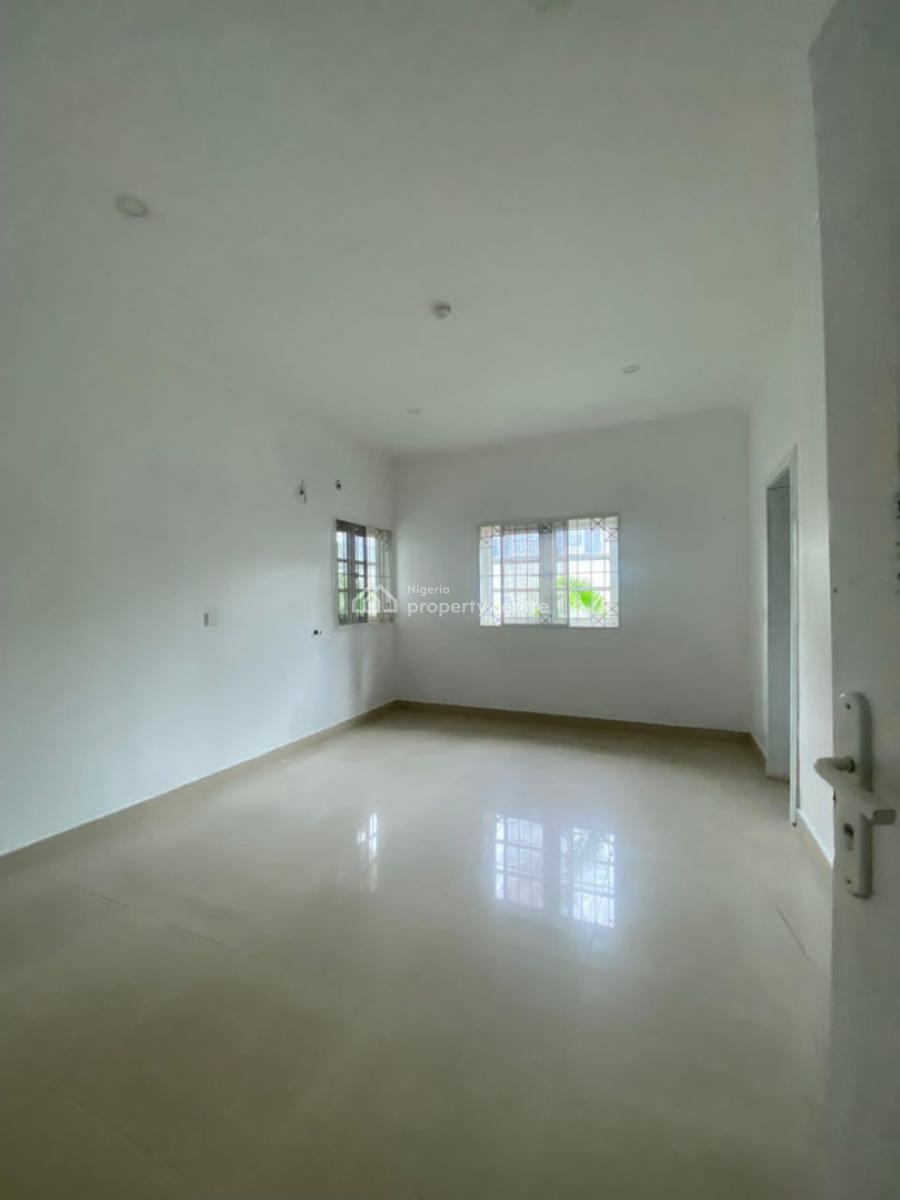 Newly Renovated 3 Bedroom Flat on Ground Floor, Lekki Phase 1, Lekki, Lagos, Flat / Apartment for Rent