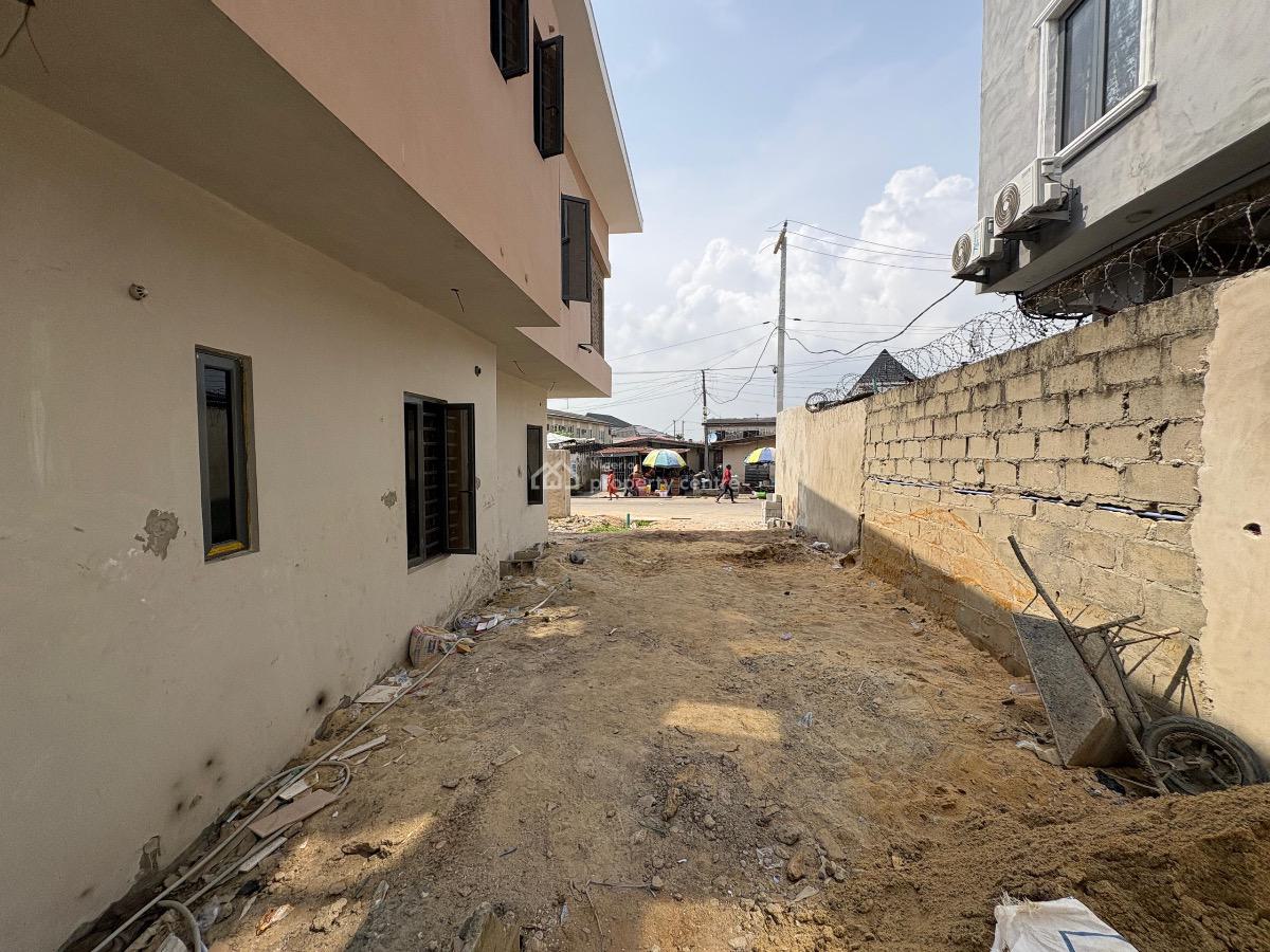 Unique 4 Bedrooms Home, Ogudu, Lagos, Semi-detached Duplex for Sale