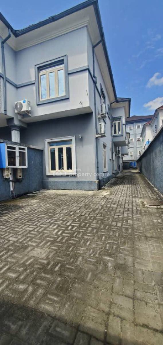 2 Bedroom Apartment, Ologolo, Lekki, Lagos, Flat / Apartment for Rent
