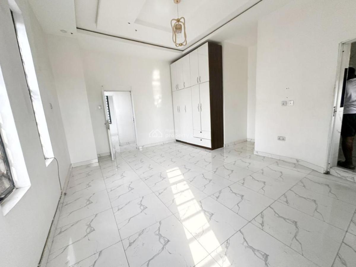 Luxury 2-bedroom Flat, Olawaiye Estate, Olowora, Magodo, Lagos, Flat / Apartment for Rent