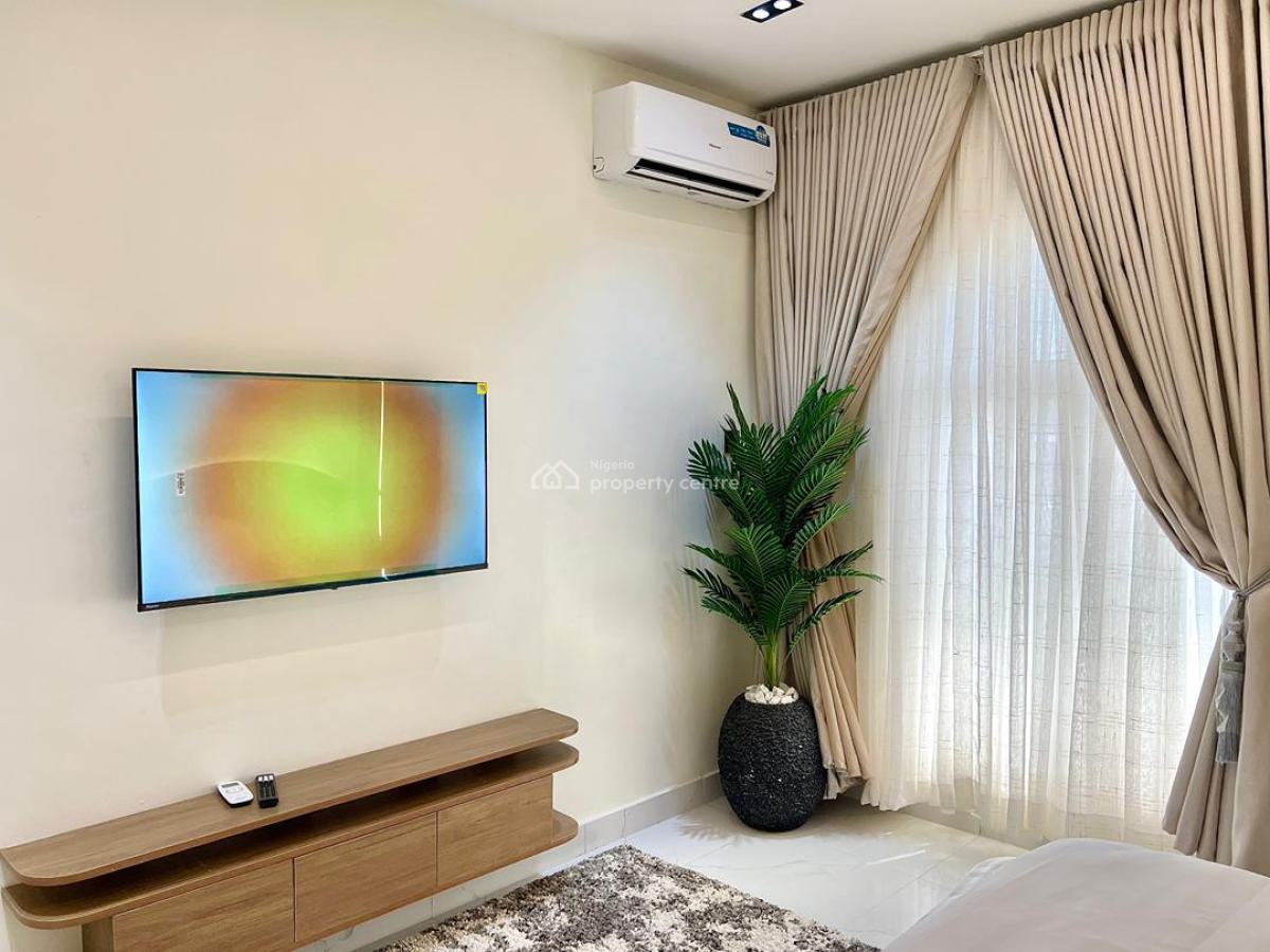 Luxury 2 Bedroom Maisonette with Alexa, Ps5, Balcony, and Elevator, Freedom Way, Lekki Phase 1, Lekki, Lagos, Flat / Apartment Short Let
