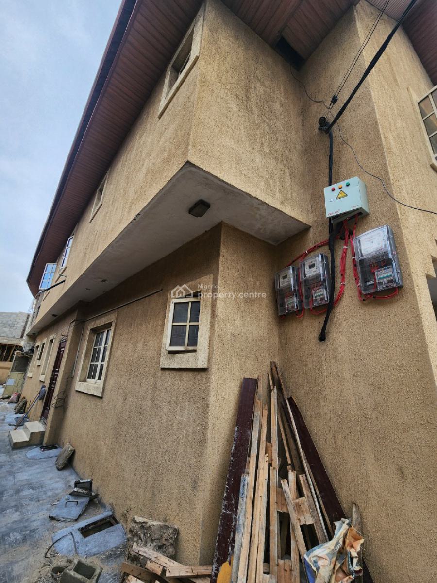 Tastefully Renovated Lovely Newly Renovated 3 Bedroom Flats, Off Falolu Street, Surulere, Lagos, House for Rent