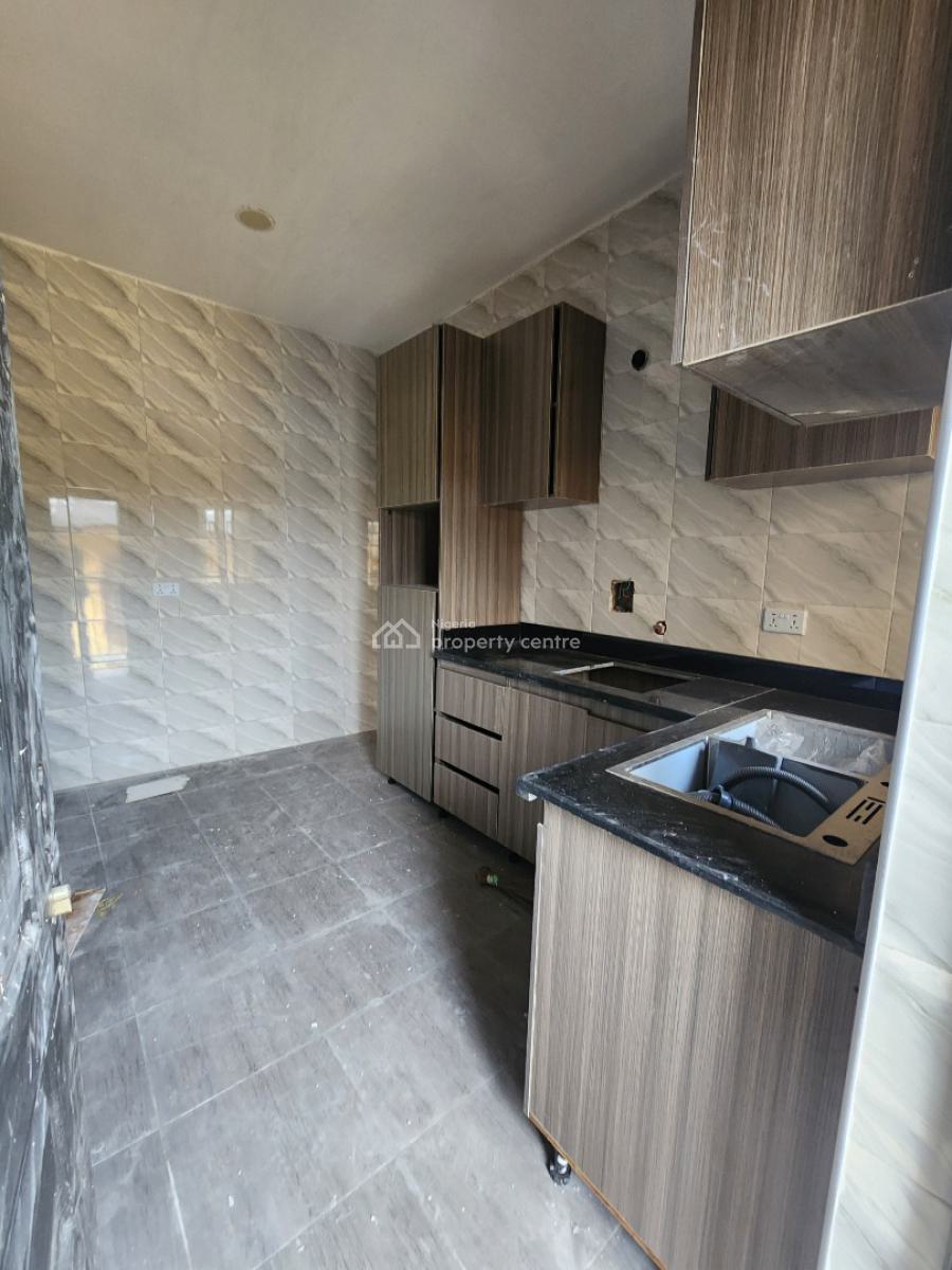 Tastefully Renovated Lovely Newly Renovated 3 Bedroom Flats, Off Falolu Street, Surulere, Lagos, House for Rent