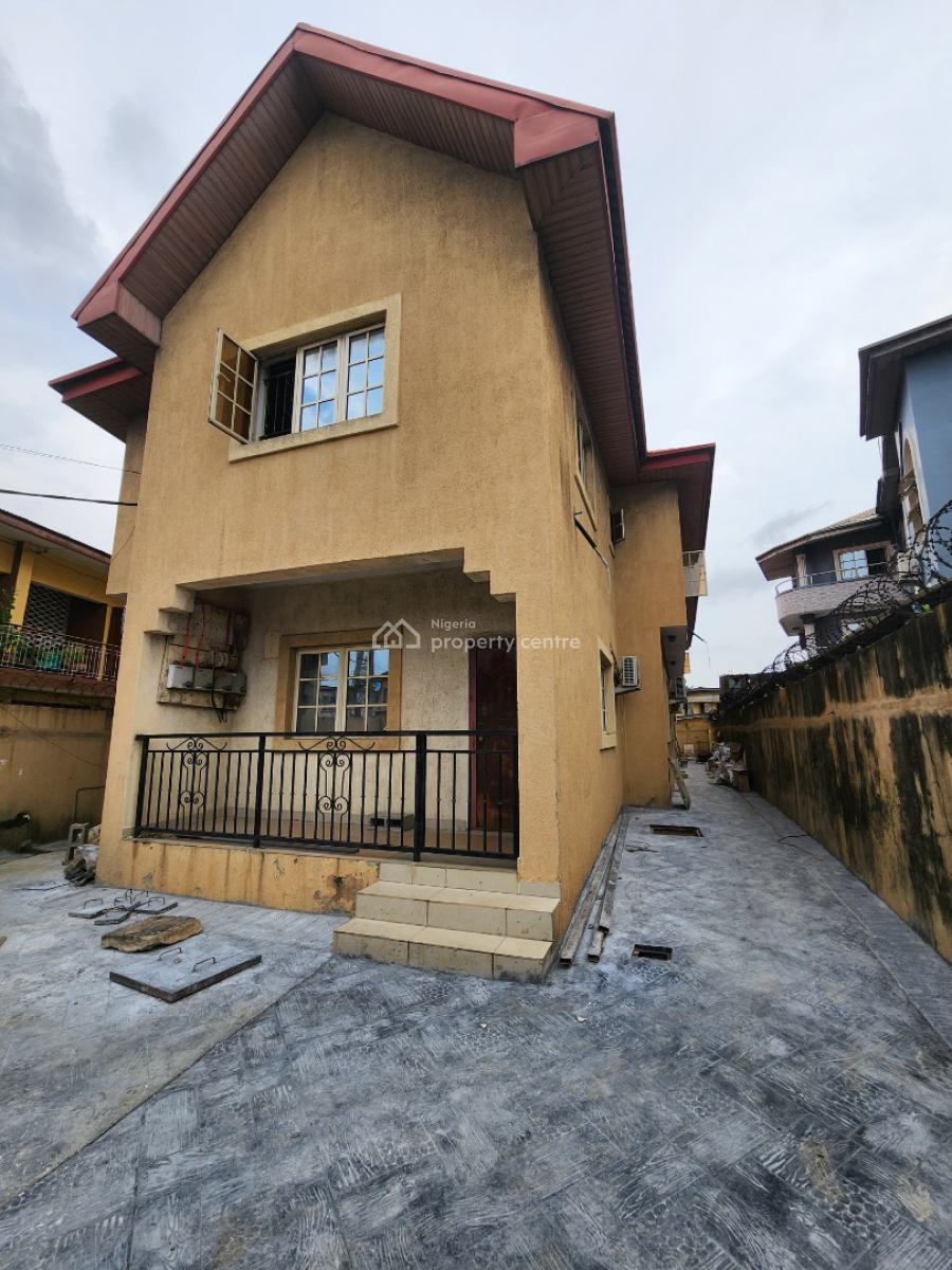Tastefully Renovated Lovely Newly Renovated 3 Bedroom Flats, Off Falolu Street, Surulere, Lagos, House for Rent
