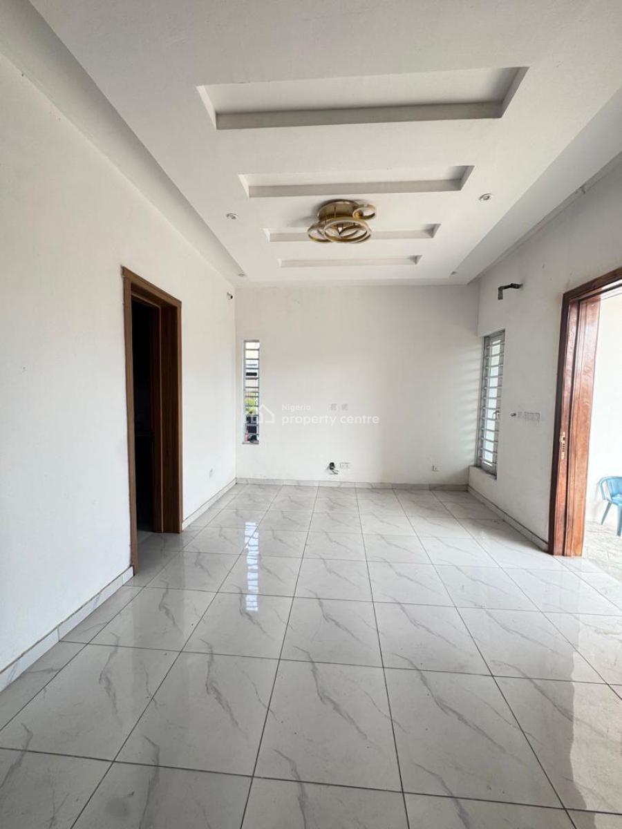 Four Bedrooms Terrace, Ikota, Lekki, Lagos, Terraced Duplex for Sale