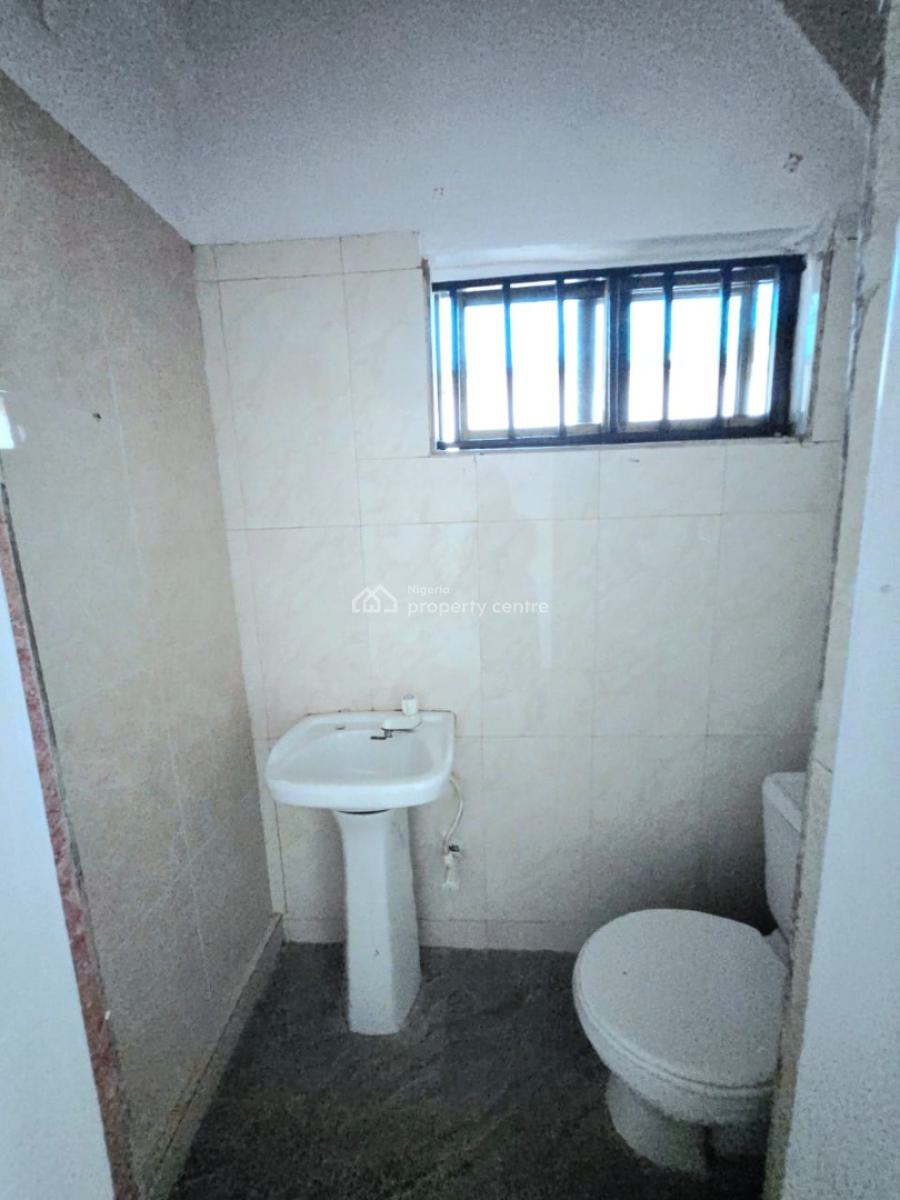 Spacious 1-bedroom Apartment, Lekki Phase 1, Lekki, Lagos, Flat / Apartment for Rent