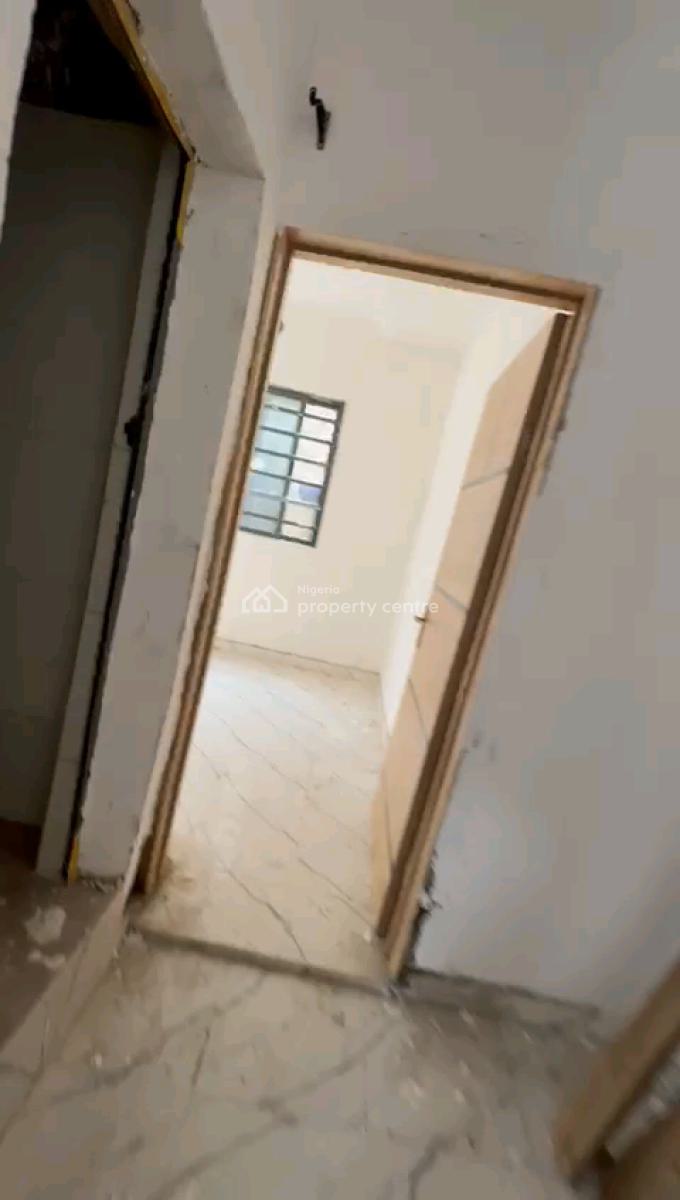 a Relatively New and Spacious Miniflat, Groundfloor with 1toilet, Off Market Street, Shomolu, Lagos, Mini Flat (room and Parlour) for Rent