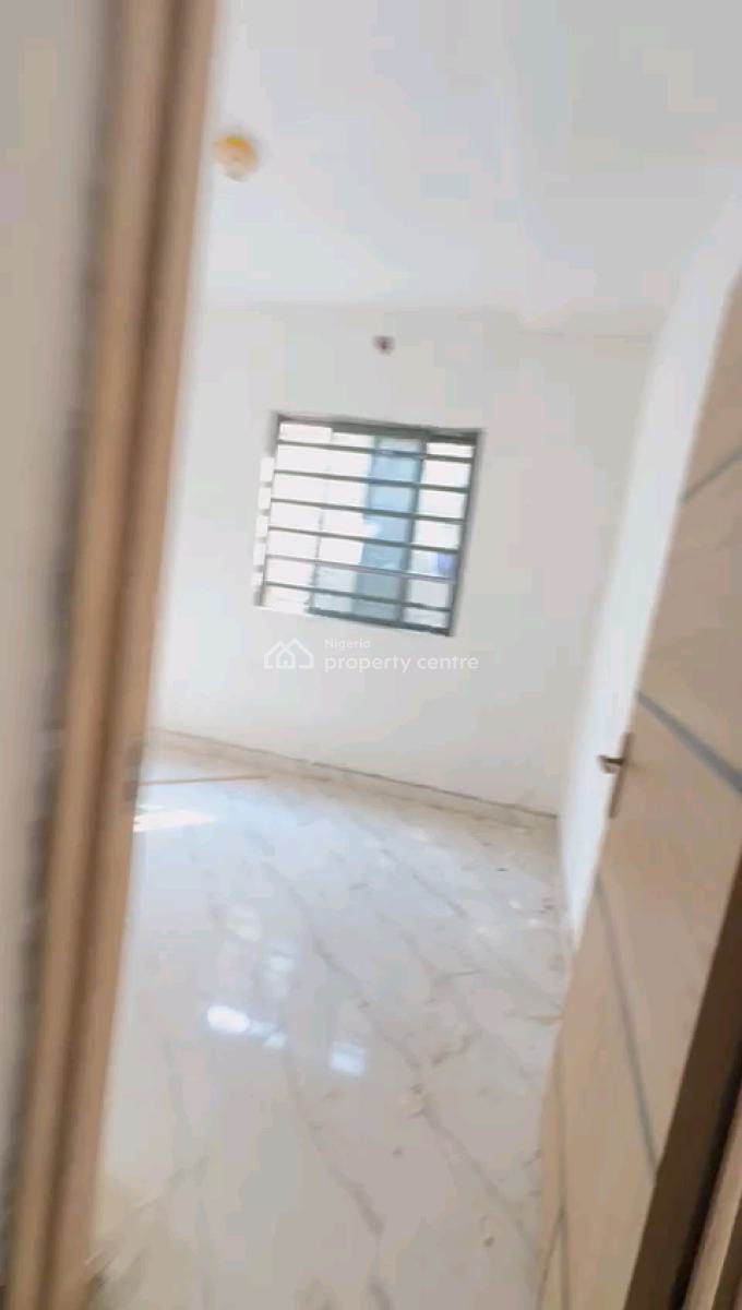 a Relatively New and Spacious Miniflat, Groundfloor with 1toilet, Off Market Street, Shomolu, Lagos, Mini Flat (room and Parlour) for Rent