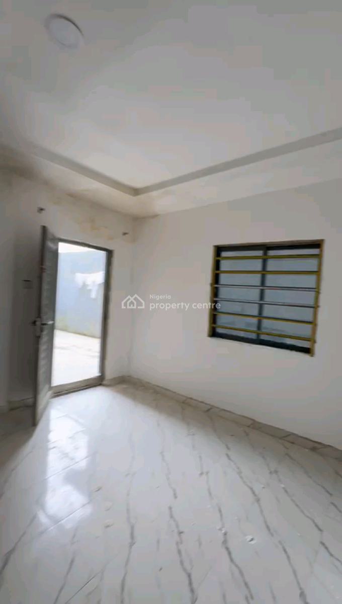 a Relatively New and Spacious Miniflat, Groundfloor with 1toilet, Off Market Street, Shomolu, Lagos, Mini Flat (room and Parlour) for Rent