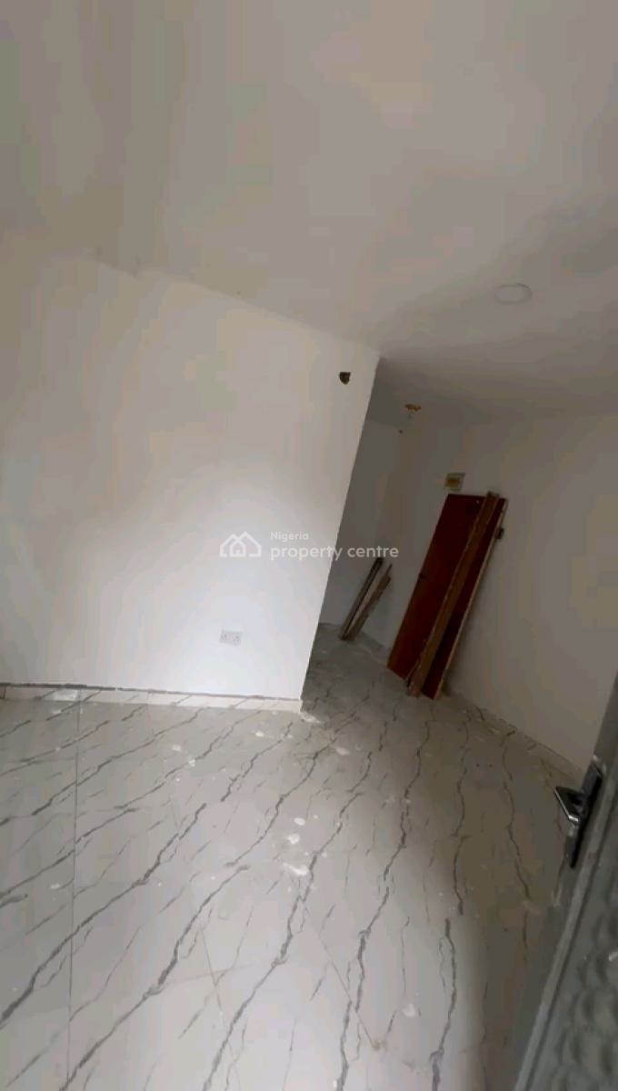 a Relatively New and Spacious Miniflat, Groundfloor with 1toilet, Off Market Street, Shomolu, Lagos, Mini Flat (room and Parlour) for Rent