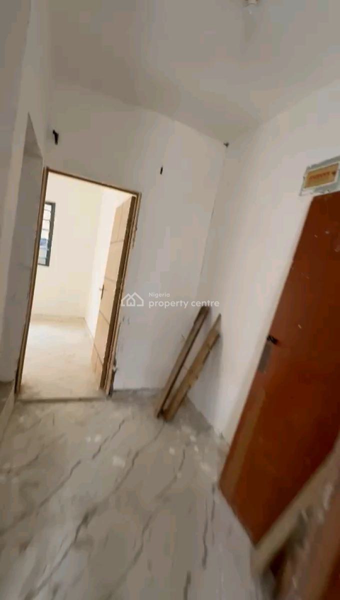 Relatively New and Spacious Miniflat, Groundfloor with 1toilet, Off Market Street, Shomolu, Lagos, Mini Flat (room and Parlour) for Rent