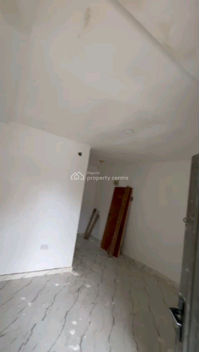 Relatively New and Spacious Miniflat, Groundfloor with 1toilet, Off Market Street, Shomolu, Lagos, Mini Flat (room and Parlour) for Rent