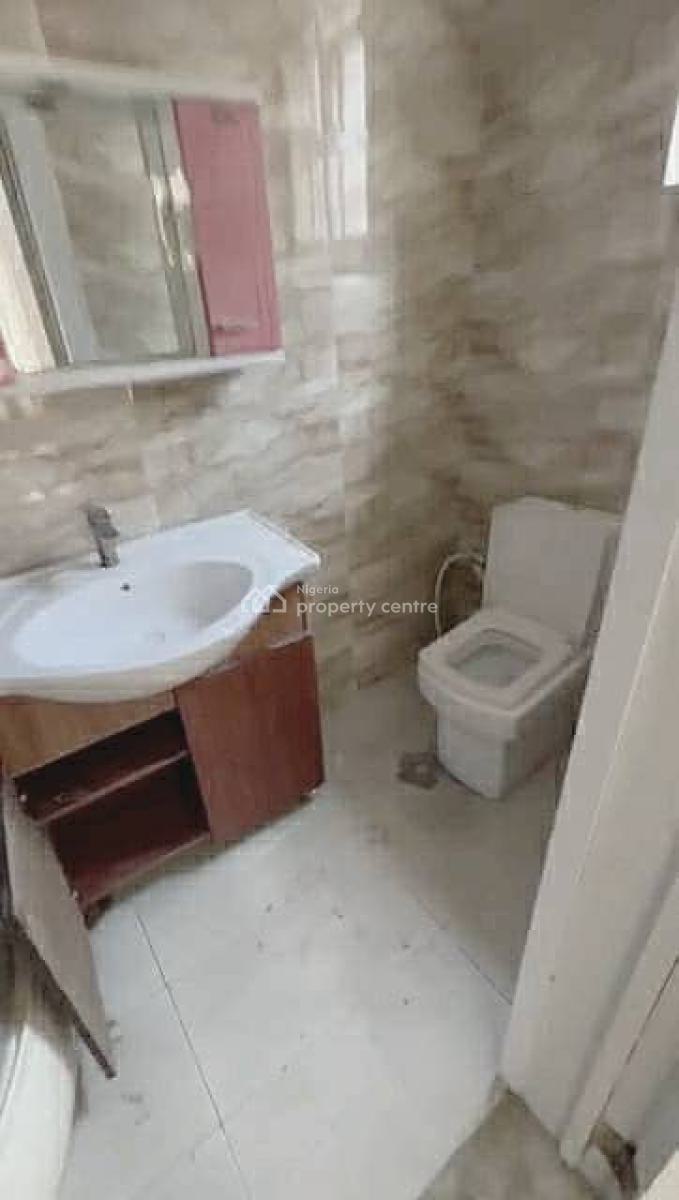 2 Bedroom Flat Upstairs, Chevyview Estate, Chevron Drive, Lekki, Lagos, Flat / Apartment for Rent