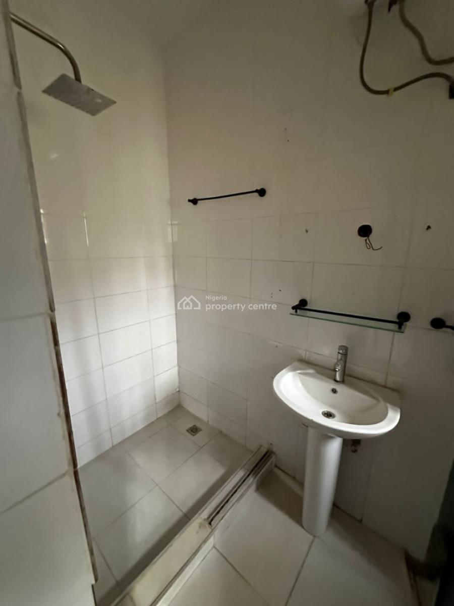 Well Built 3 Bedrooms Flat Apartment, Gilmore, Jahi, Abuja, Flat / Apartment for Sale