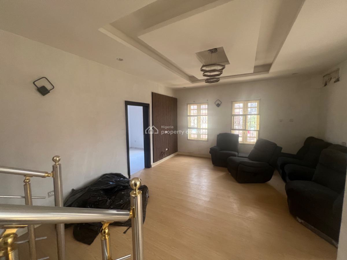 Self Compound 4 Bedroom Semi-detached Duplex with Bq, Chevron Drive, Lekki, Lagos, Semi-detached Duplex for Rent