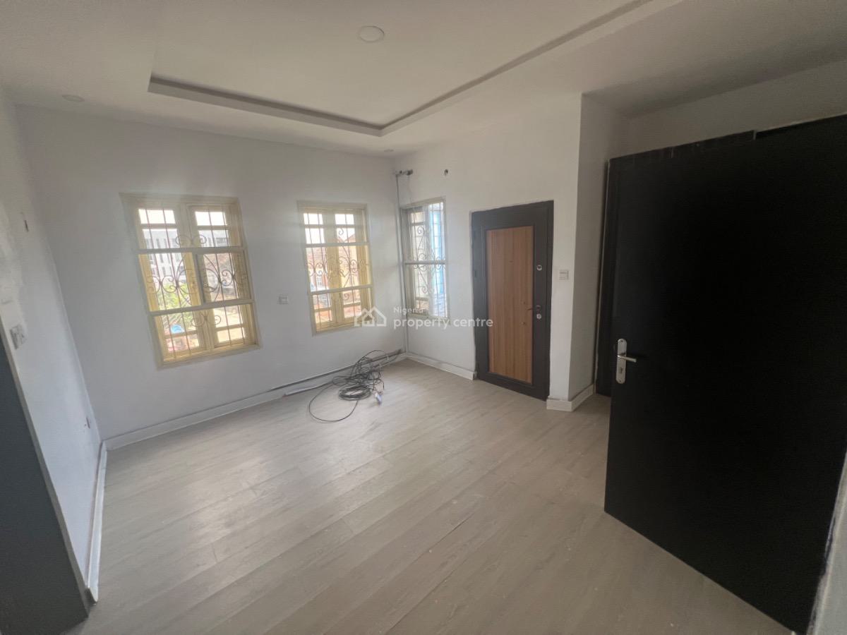 Self Compound 4 Bedroom Semi-detached Duplex with Bq, Chevron Drive, Lekki, Lagos, Semi-detached Duplex for Rent