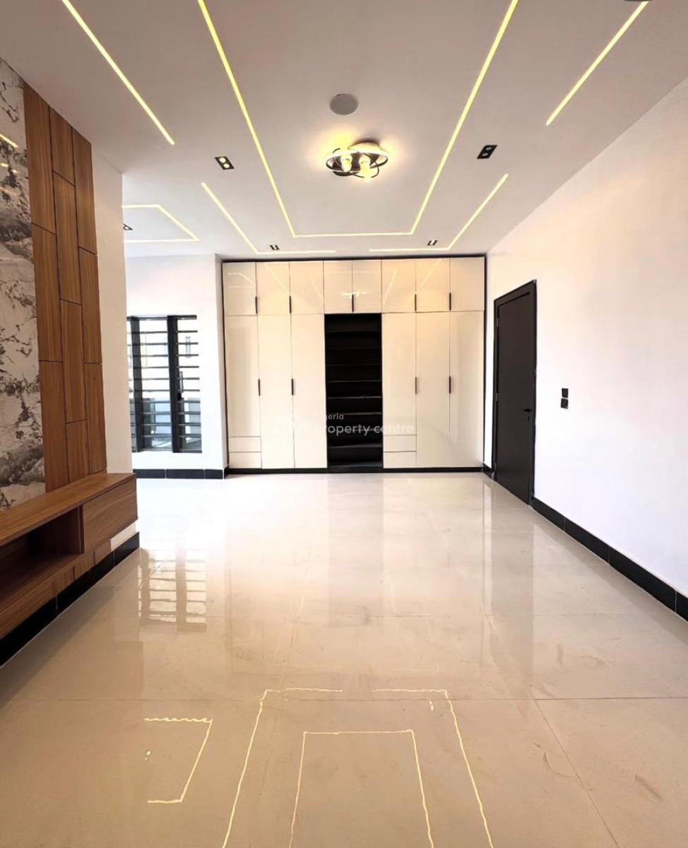 Lovely 5 Bedroom Home with Bq, Ologolo, Lekki, Lagos, Detached Duplex for Sale