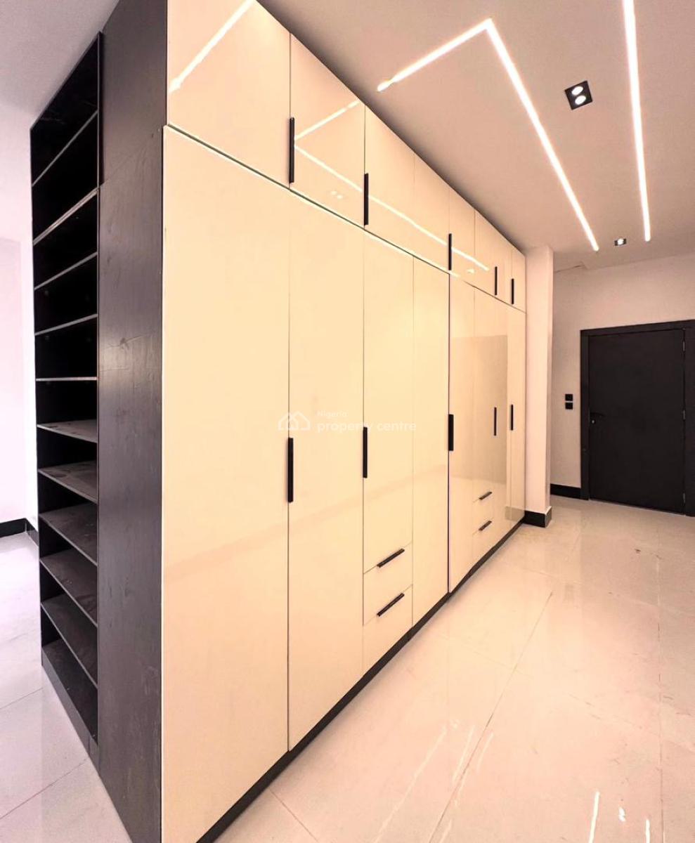 Lovely 5 Bedroom Home with Bq, Ologolo, Lekki, Lagos, Detached Duplex for Sale