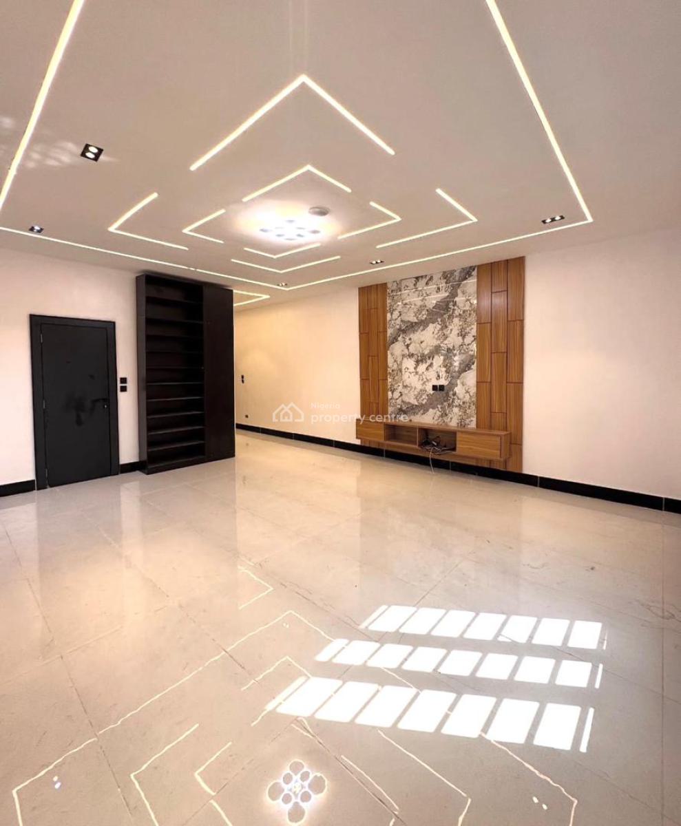 Lovely 5 Bedroom Home with Bq, Ologolo, Lekki, Lagos, Detached Duplex for Sale