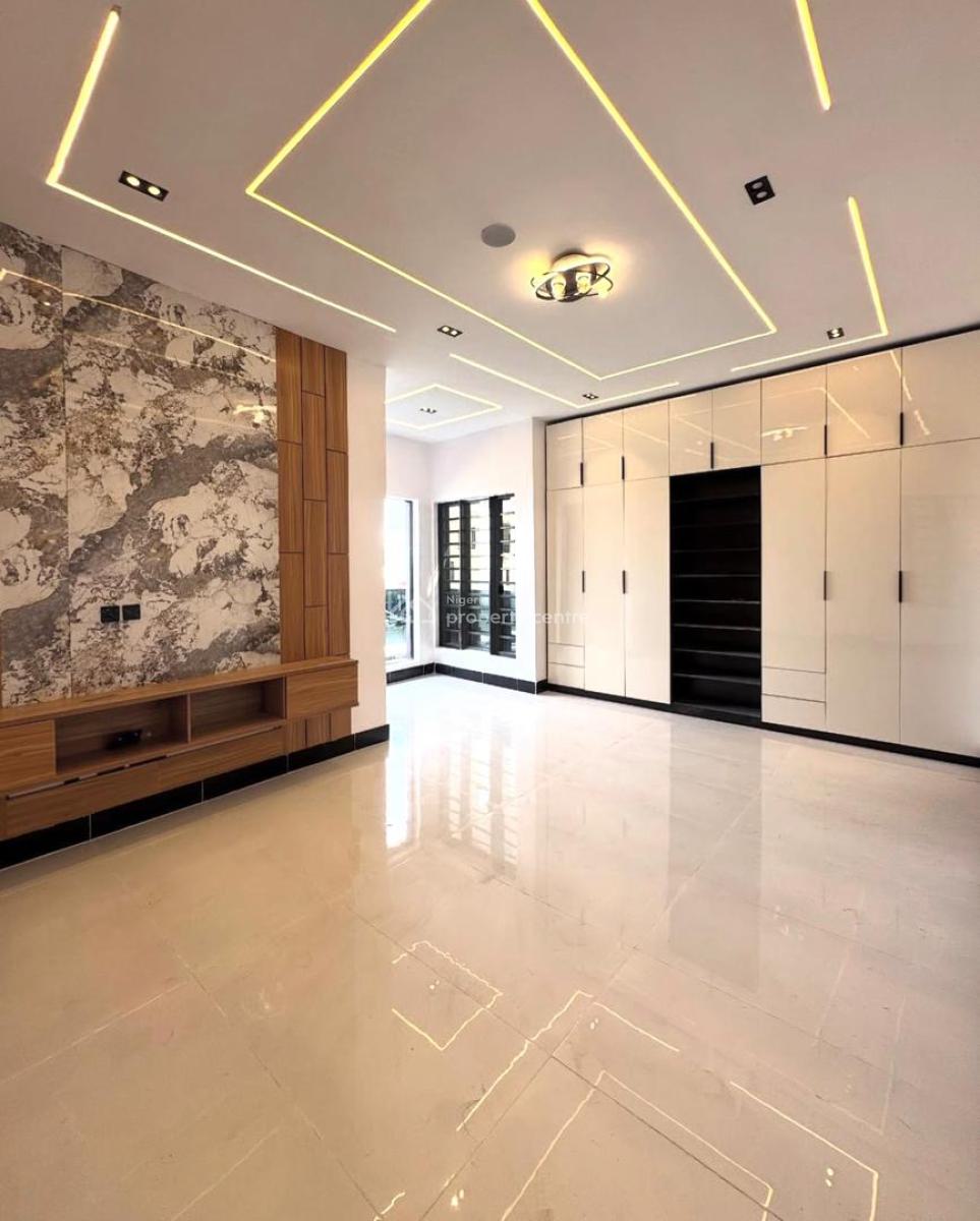 Lovely 5 Bedroom Home with Bq, Ologolo, Lekki, Lagos, Detached Duplex for Sale