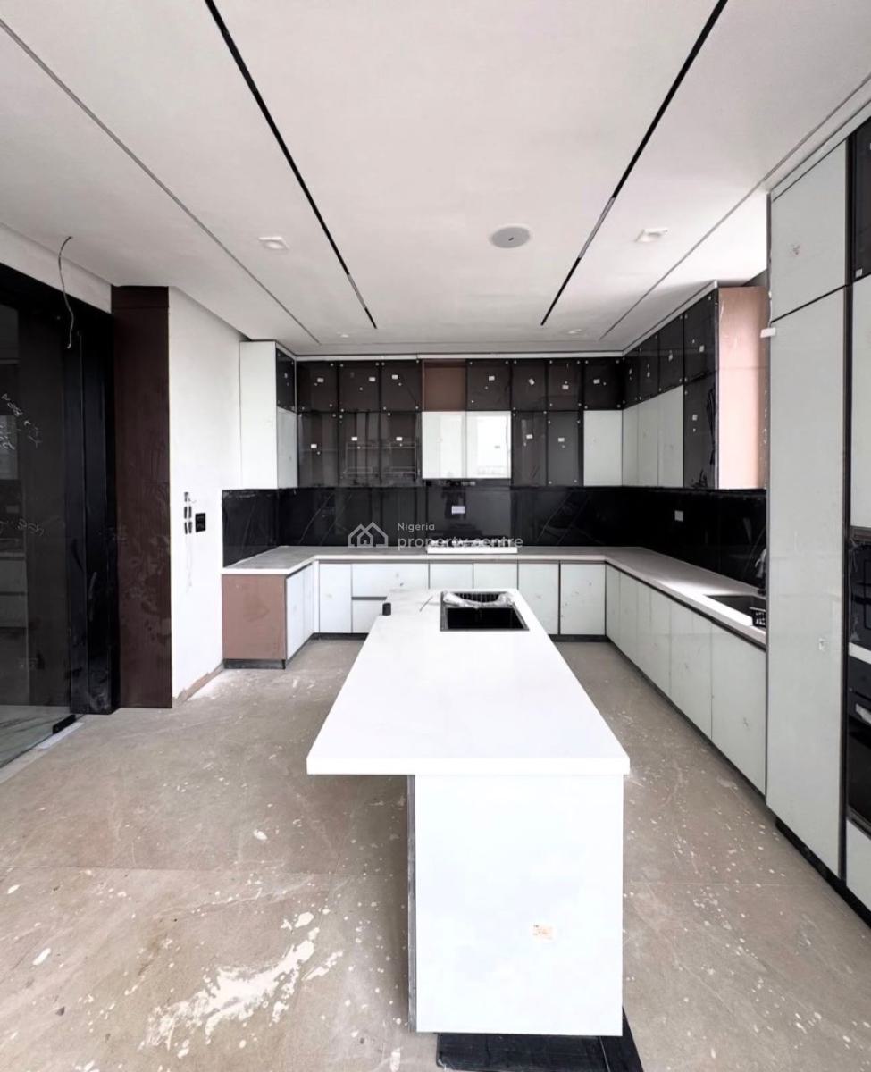 5 Bedroom House with Pool and Bq, Lekki Phase 1, Lekki, Lagos, Detached Duplex for Sale