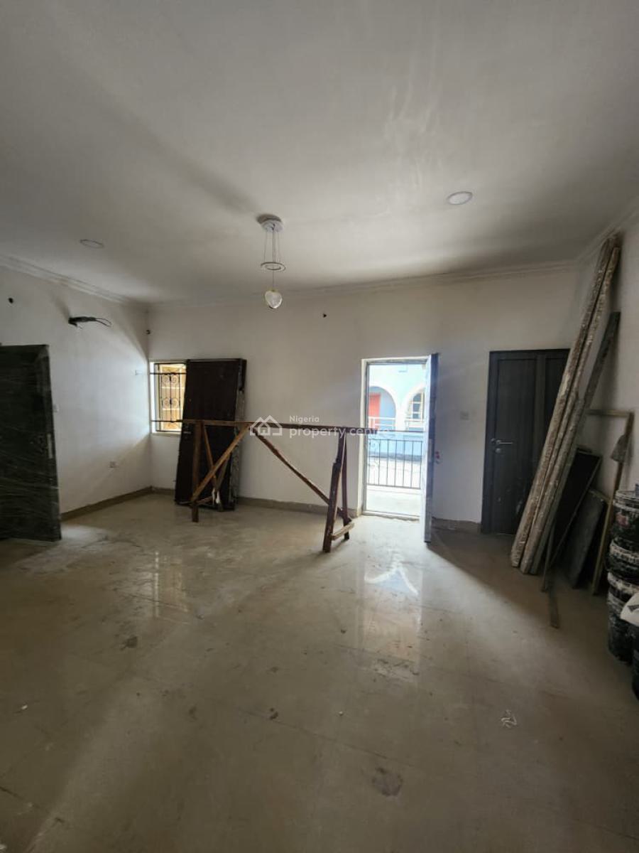 Tastefully Renovated Lovely Newly Renovated 3 Bedroom Flats, Off Falolu Street Surulere Lagos, Surulere, Lagos, Flat / Apartment for Rent