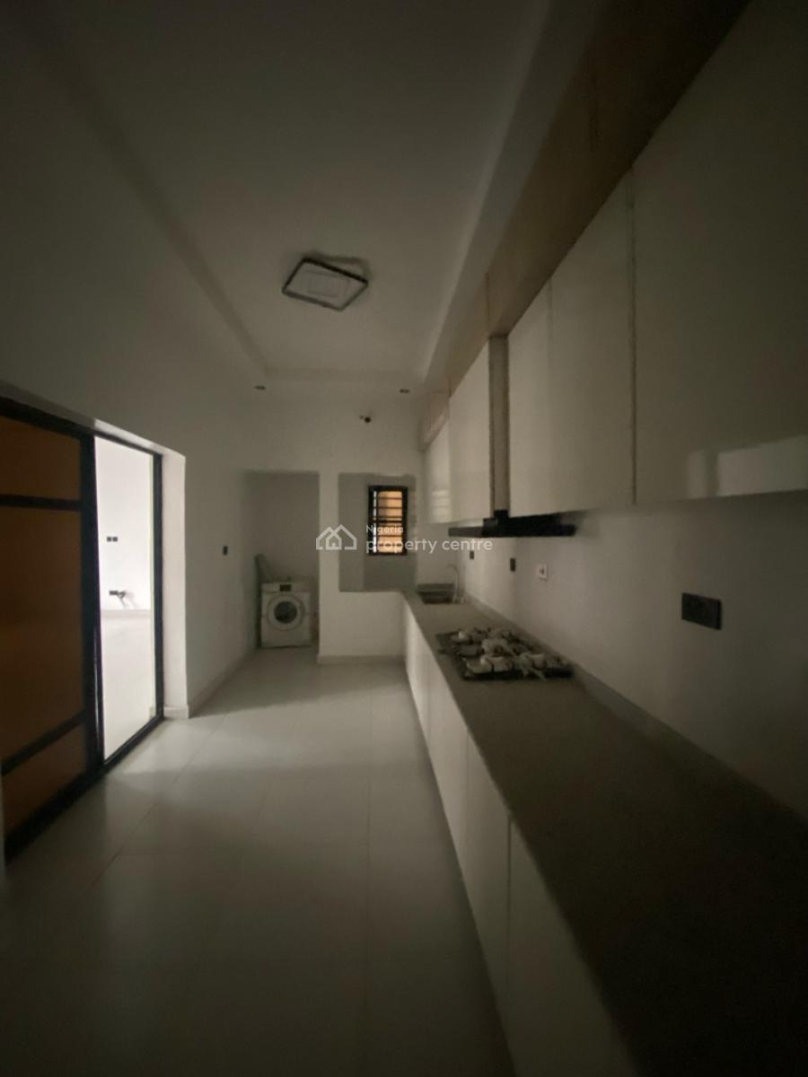 Elegant Living! 2-bedroom Apartment with Modern Amenities, Ologolo, Lekki, Lagos, Flat / Apartment for Sale