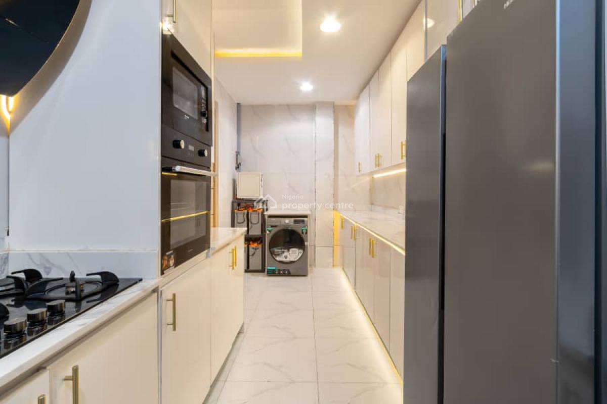 Tastefully Furnished 3 Bedroom Apartment, Lekki Phase 1, Lekki, Lagos, Flat / Apartment Short Let