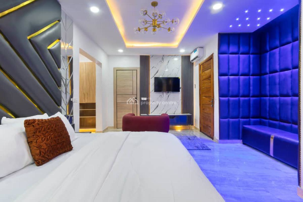 Tastefully Furnished 3 Bedroom Apartment, Lekki Phase 1, Lekki, Lagos, Flat / Apartment Short Let